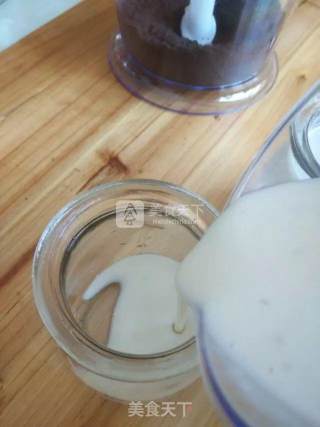 萌萌哒的黑白配早餐饮品【香蕉奶昔】的做法步骤：10