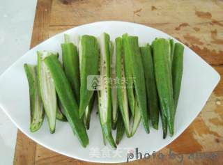 蒜蓉豆豉蒸秋葵的做法步骤：3