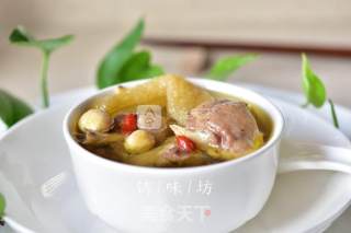 莲子竹荪土鸡汤的做法步骤：12