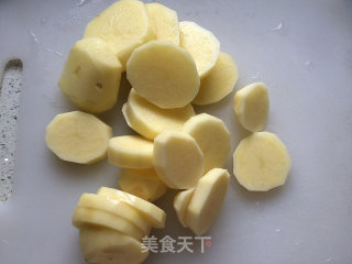 芦笋土豆饼的做法步骤：2