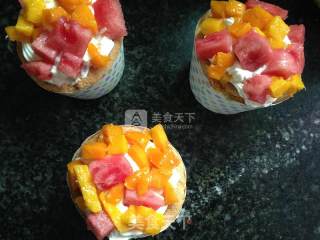 【手工美食】缤纷水果小纸杯的做法步骤：11