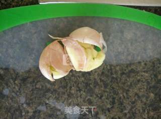 芹菜炒鸡肉的做法步骤：2