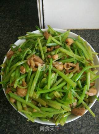 芹菜炒鸡肉的做法步骤：7