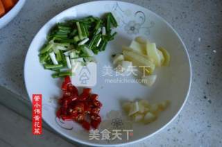 黄花菜土豆胡萝卜煲排骨汤的做法步骤：4