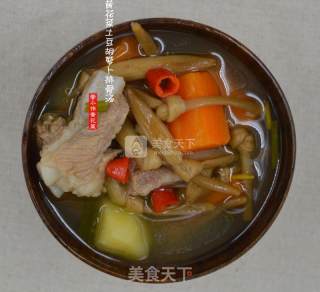 黄花菜土豆胡萝卜煲排骨汤的做法步骤：13