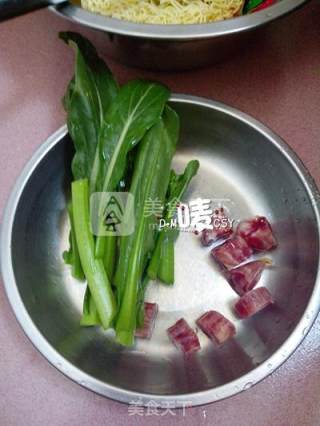 煮方便面的做法步骤：2