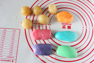 缤纷立体月饼的做法步骤：9