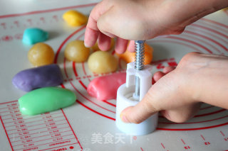 缤纷立体月饼的做法步骤：16