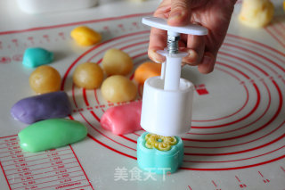 缤纷立体月饼的做法步骤：17