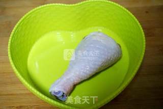 香菇鸡腿面的做法步骤：1