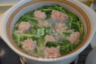 小白菜汆丸子的做法步骤：3