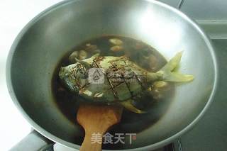 红烧鲳鱼的做法步骤：4