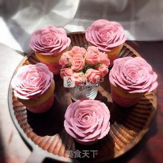 乳酪戚风纸杯小蛋糕（附加奶油霜裱花制作）的做法步骤：26