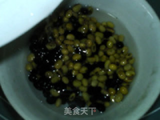 栗子黑黄豆浆的做法步骤：3