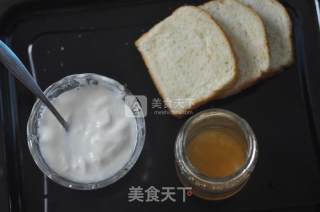 酸奶土司盅的做法步骤：1