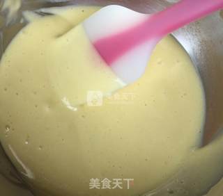纸杯蛋糕之奶油裱花的做法步骤：4