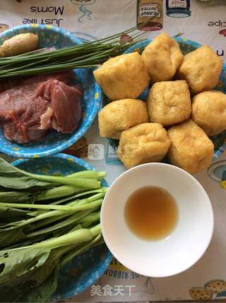 油豆腐塞肉的做法步骤：1