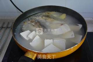 鲫鱼炖豆腐的做法步骤：9