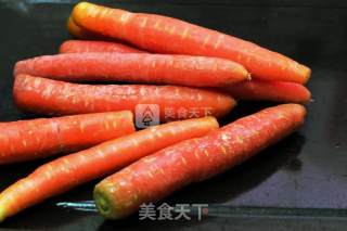 泡椒手指胡萝卜的做法步骤：1
