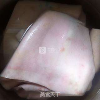 凉拌猪皮的做法步骤：1