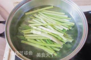 蒜蓉芦笋的做法步骤：1