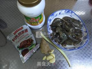 酱爆虾的做法步骤：1