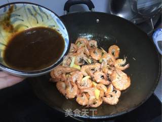 酱爆虾的做法步骤：8