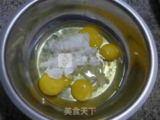 电饭锅海绵蛋糕的做法步骤：3