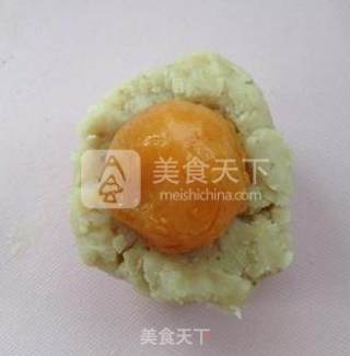 莲蓉蛋黄月饼的做法步骤：9
