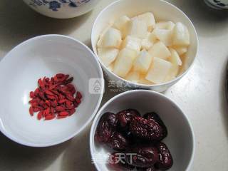 红枣雪梨汤的做法步骤：2