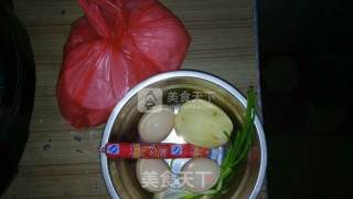 土豆鸡蛋煎饼的做法步骤：1