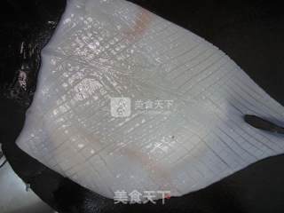 洋葱丝瓜炒鱿鱼的做法步骤：4