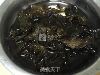 素煸蒜薹的做法步骤：1