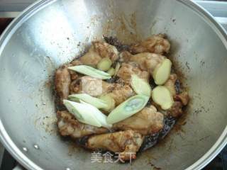 红烧鸡翅根的做法步骤：5