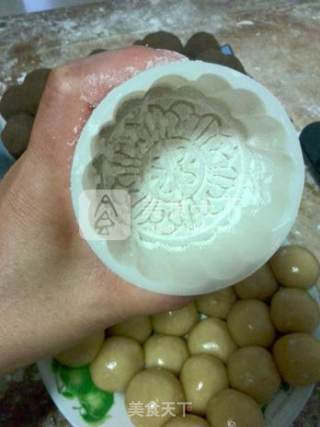 绿豆沙月饼的做法步骤：11