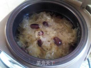 黄桃银耳汤的做法步骤：4