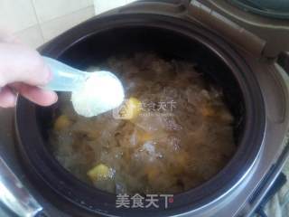 黄桃银耳汤的做法步骤：7