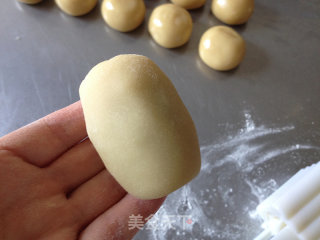 广式红豆沙月饼的做法步骤：8