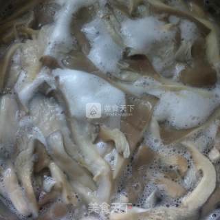 酥炸平菇的做法步骤：2