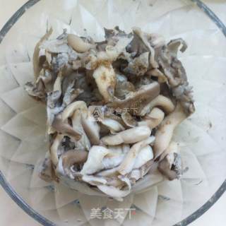 酥炸平菇的做法步骤：3