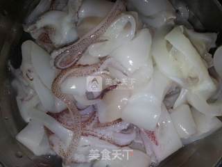 海鲜香锅的做法步骤：3