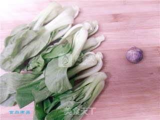 水煮小唐菜的做法步骤：1
