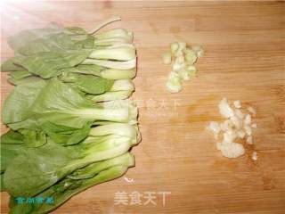 水煮小唐菜的做法步骤：2