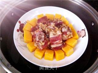 XO酱排骨蒸南瓜的做法步骤：6