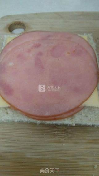 火腿西多士的做法步骤：6