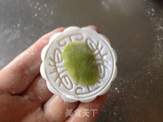 红豆沙冰皮月饼的做法步骤：10