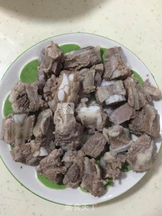 糖醋排骨的做法步骤：2