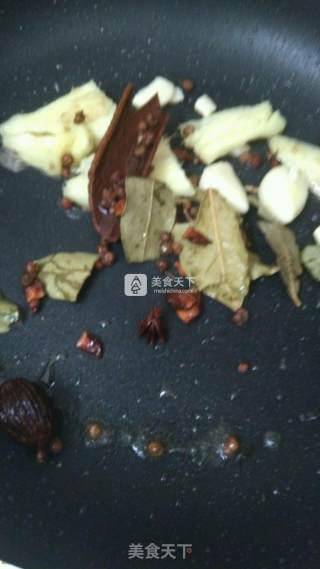 五香卤肉的做法步骤：5