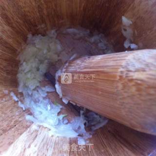 自制蒜香烤肠的做法步骤：2