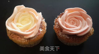 意式奶油霜裱花纸杯蛋糕的做法步骤：19